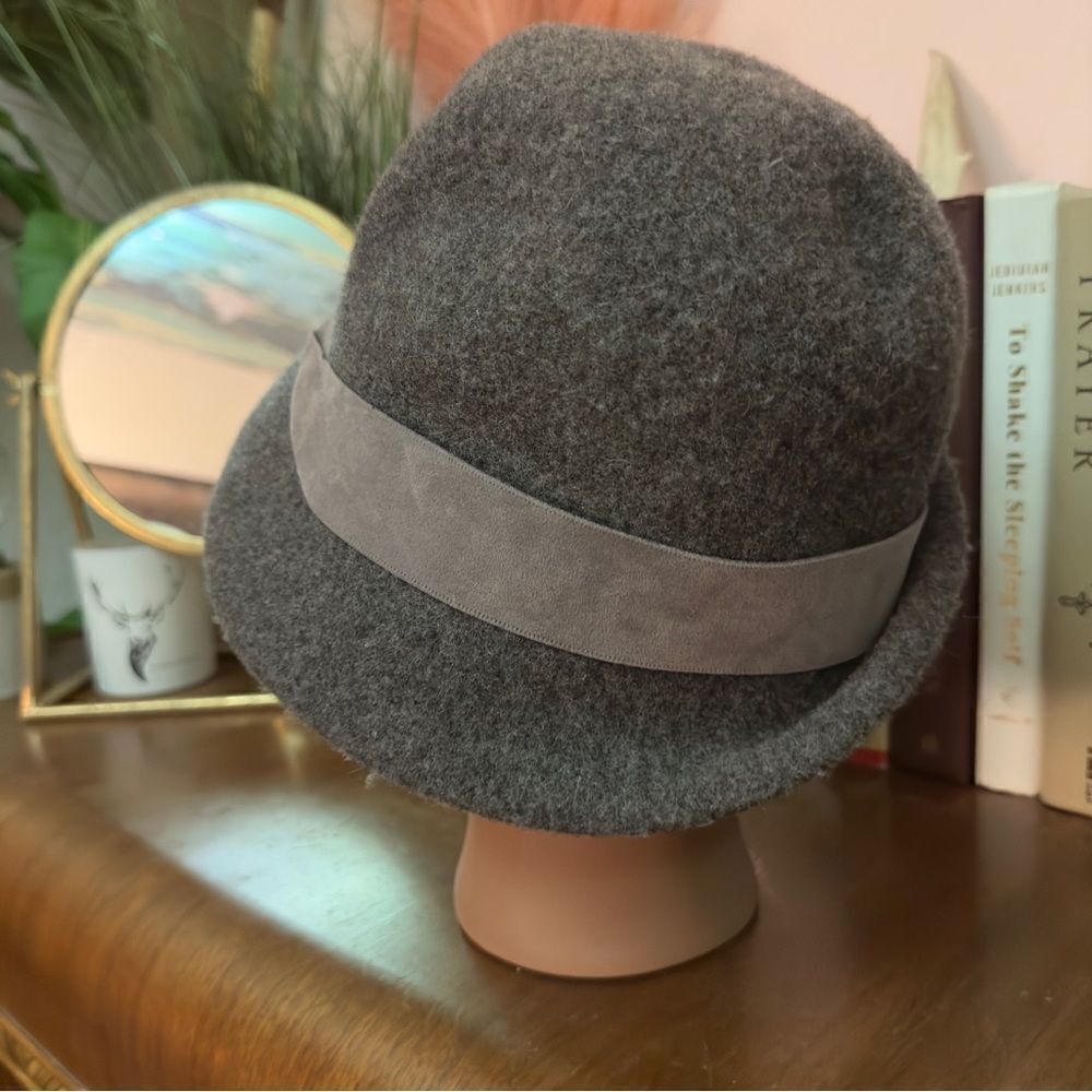 Shihreen grey wool fedora style vintage inspired hat ribbon trim - Picture 5 of 12